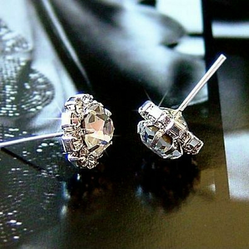 💖 Zirconia Crystal Flower Earrings - Picture 4 of 5